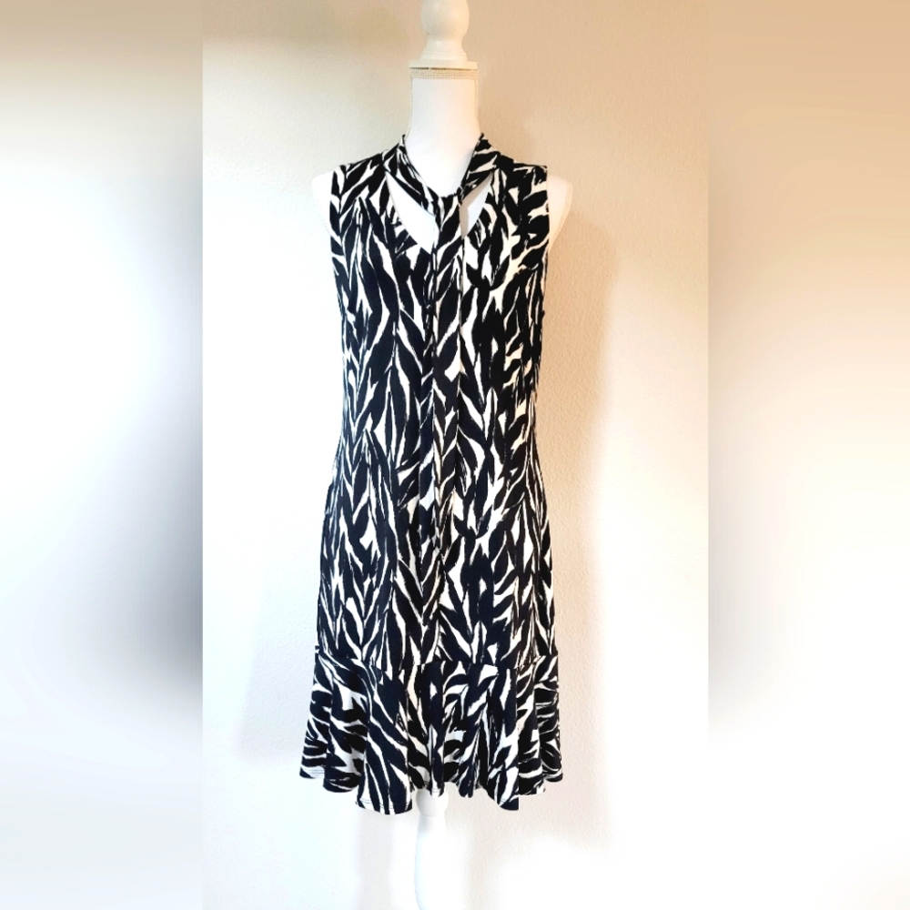 WHBM Tie Front Shift Dress M